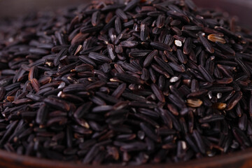 dry uncooked black rice