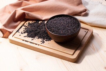 dry uncooked black rice