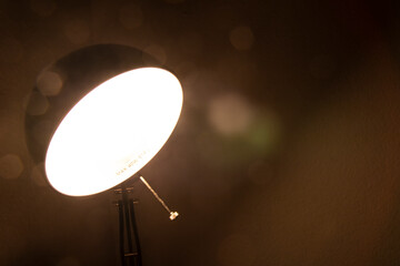 Tischlampe mit Lens Flare und Blendenflecken