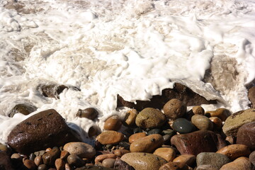 Arena, mar y rocas