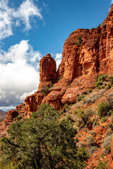 Fototapeta premium Giant red rock mountains dominate the scenery, Sedona, AZ, USA