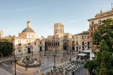 Valencia's Plaza de la Virgen and cathedral from above