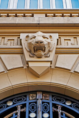 Obraz premium Decorative lion on ancient facade, Belo Horizonte, Brazil