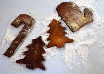 New Year's cookies of different shapes and decorations for the Christmas tree.