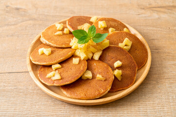 apple pancake or apple crepe