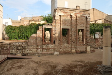 Pórtico del Foro Romano situado en el centro de Emérita Augusta, actual Mérida en España.