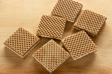 Crispy wafers with chocolate and hazelnut cream