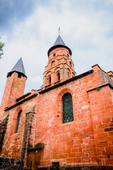 Fototapeta premium Église Saint-Pierre de Collonges-la-Rouge