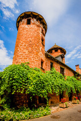 Dans les rues de Collonges-la-Rouge