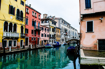 Obraz na płótnie Canvas Colorful houses in Venice