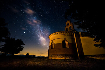 Via lacteal en la ermita de la Virgen del Pinar