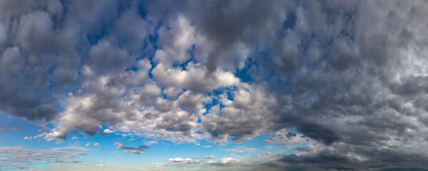 Obraz premium Fantastic dark thunderclouds, sky panorama