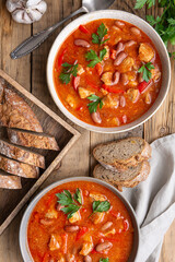 Red kidney bean stew with pork, tomato and bell pepper