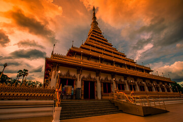 Background of the major tourist attractions in Khon Kaen (Phra Mahathat Kaen Nakhon) is a large...