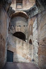 Fototapeta na wymiar Roma ciudad eterna con muchos monumentos en Italia, Europa