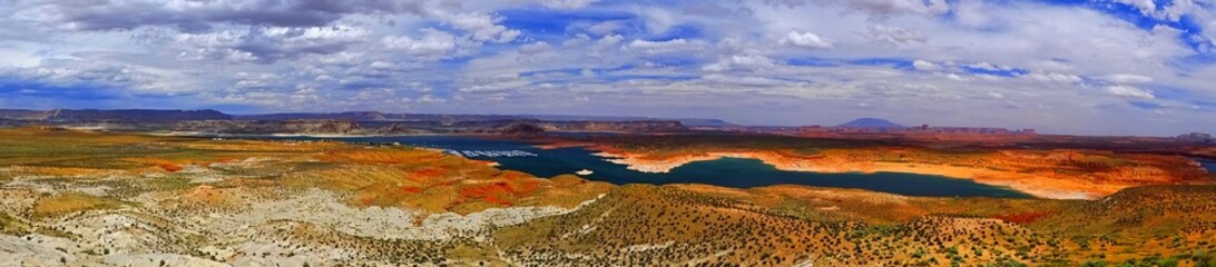 North America, United States, Arizona, Page, Lake Powell and Wahweap Marina