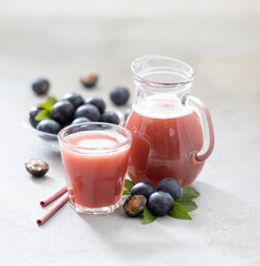 yogurt with berries