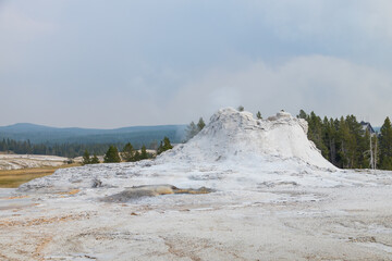 Castle Geyser, Thermal features at Yellowstone National Park