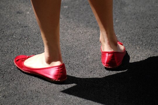 Feet on the Street, Red Shoes