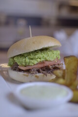 hamburgesas-verduras-burger-fastfood-papasfritas-chips-sandwich-salsa-sauce-rustico-rustic-tocino-cheese