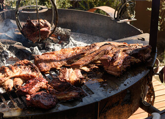 Asado de tira y pollo a la parrilla