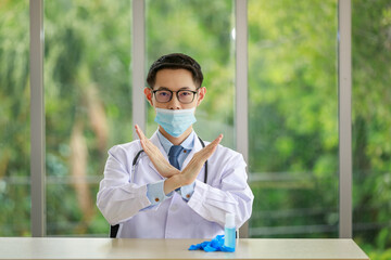doctor demonstrated how to wear a mask on the wrong