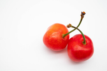 二個のさくらんぼのクローズアップ