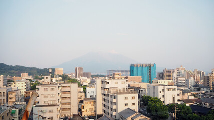 霞む桜島