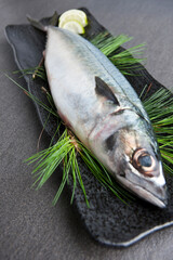 raw mackerel with lemon
