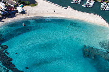 Fototapeta premium Cristal clear blue waters around Reunion island