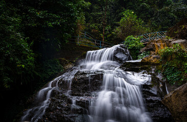 Fototapeta na wymiar Waterfalls at Rock Garden, Darjeeling
