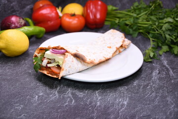 Lahmacun dürüm, lahmacun gerollt