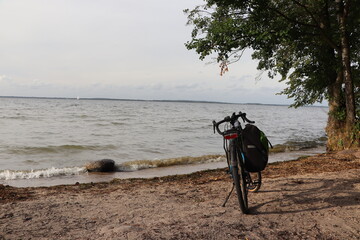 Jezioro Śniardwy, Mazury, turystyka rowerowa gravelem © Monika