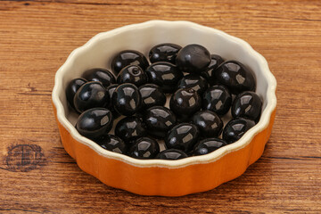 Black olives in the bowl