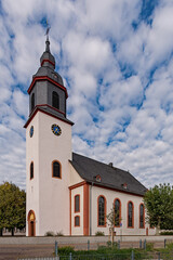 Fototapeta na wymiar Evangelische Kirche in Pfungstadt in Hessen, Deutschland
