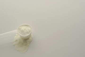 White protein powder for sportsman and sportswoman muscle