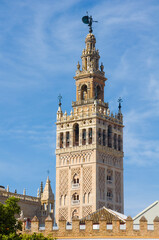 Fototapeta na wymiar La Giralda, bell tower of the Seville Cathedral in Spain