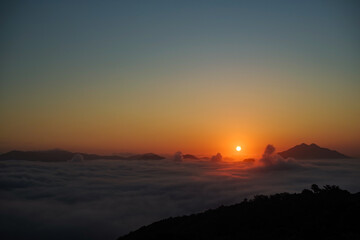 Sea of ​​clouds and Asahi in Maizuru City, Kyoto Prefecture