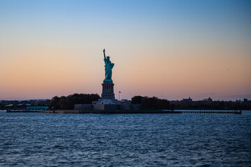 Fototapeta na wymiar New york city statue of liberty