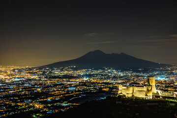 Fototapeta premium Panorama della città di Napoli con il Vesuvio