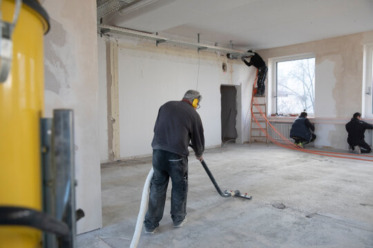 Bauarbeiter auf einer Baustelle