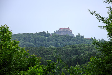 Naklejka premium Ferner Blick auf die Riegersburg in der Steiermark