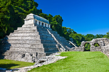 Old ruins of a temple, Templo De los Inscripciones, Palenque, Chiapas, Mexico - obrazy, fototapety, plakaty