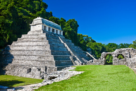 Old ruins of a temple, Templo De los Inscripciones, Palenque, Chiapas, Mexico