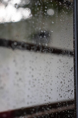 Ventana con gotas de lluvia