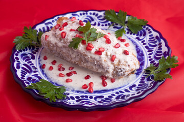 chile en nogada: mexican food