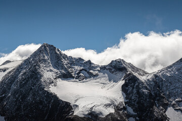 Fototapeta na wymiar snow covered glaciered mountains