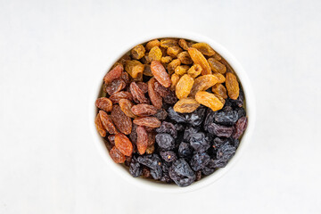 Tricolor air-dried raisins