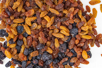 Tricolor air-dried raisins
