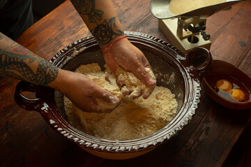 Manos amasando Ingredientes panaderia harina leche levadura azucar pan de muerto mexicano...